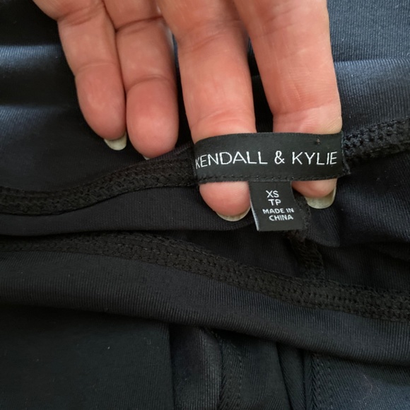 Kendall & Kylie Activewear Bottoms - Picture 9 of 14